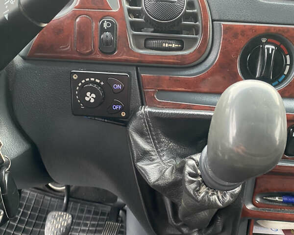 Мерседес Sprinter, объемом двигателя 2.2 л и пробегом 680 тыс. км за 8999 $, фото 15 на Automoto.ua
