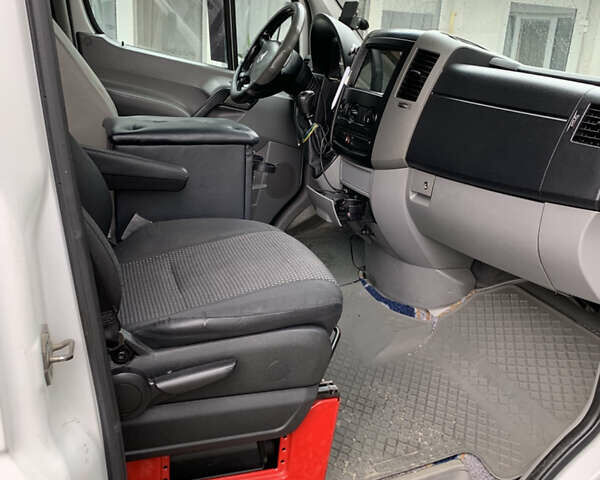 Мерседес Sprinter, объемом двигателя 2.2 л и пробегом 400 тыс. км за 10500 $, фото 11 на Automoto.ua