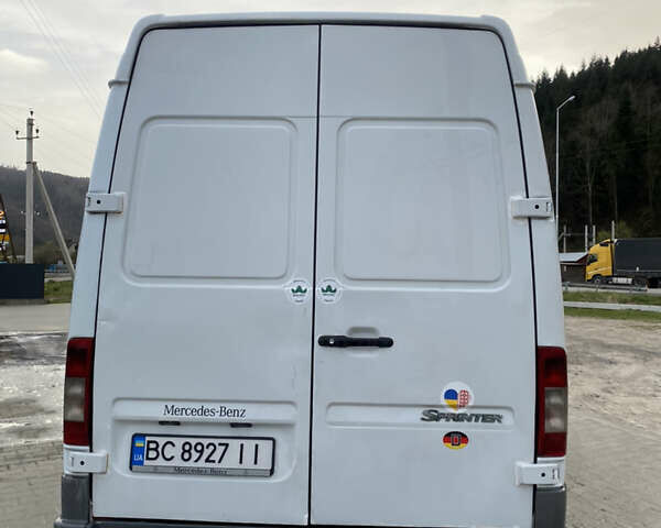 Мерседес Sprinter, объемом двигателя 2.2 л и пробегом 680 тыс. км за 8999 $, фото 9 на Automoto.ua