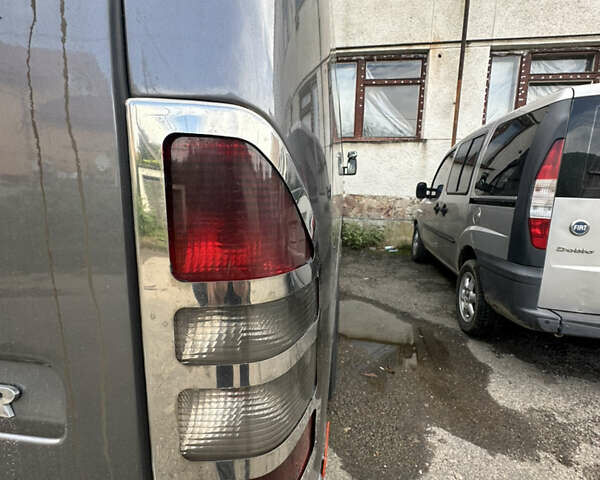 Мерседес Sprinter, объемом двигателя 2.2 л и пробегом 586 тыс. км за 15000 $, фото 16 на Automoto.ua