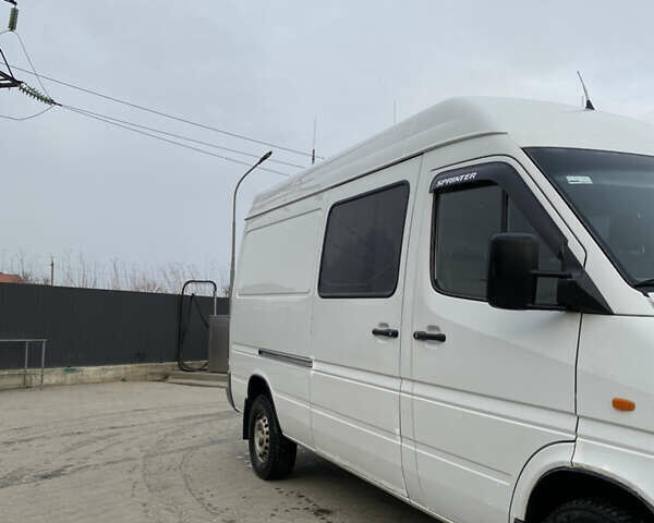 Мерседес Sprinter, объемом двигателя 2.2 л и пробегом 680 тыс. км за 8999 $, фото 2 на Automoto.ua