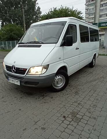 Мерседес Sprinter, объемом двигателя 2.2 л и пробегом 310 тыс. км за 8400 $, фото 8 на Automoto.ua