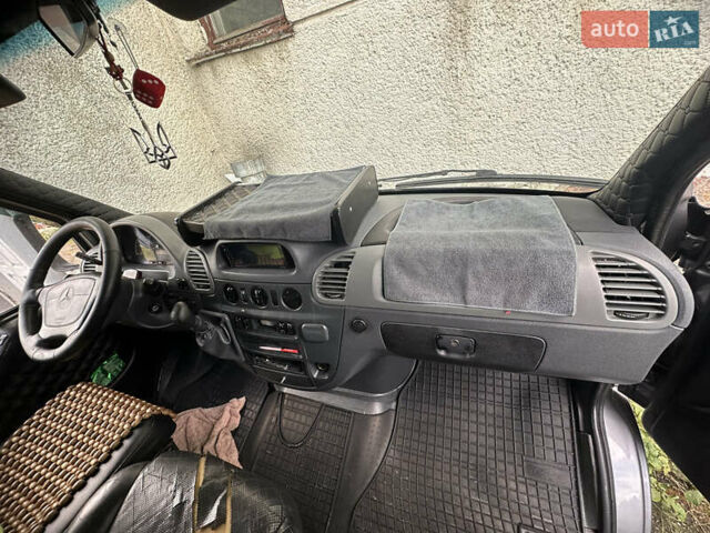 Мерседес Sprinter, объемом двигателя 2.2 л и пробегом 586 тыс. км за 15000 $, фото 24 на Automoto.ua