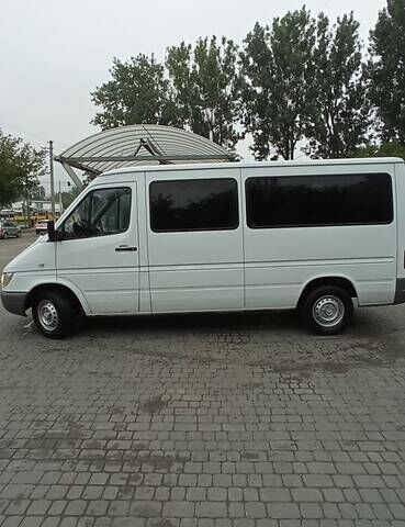 Мерседес Sprinter, объемом двигателя 2.2 л и пробегом 310 тыс. км за 8400 $, фото 2 на Automoto.ua