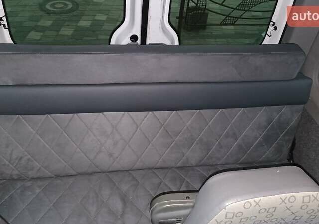Мерседес Sprinter, объемом двигателя 2.1 л и пробегом 270 тыс. км за 16000 $, фото 6 на Automoto.ua