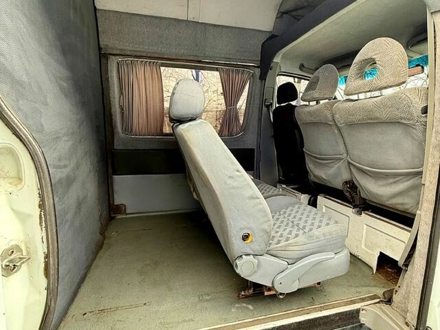 Мерседес Sprinter, объемом двигателя 22 л и пробегом 420 тыс. км за 10200 $, фото 9 на Automoto.ua