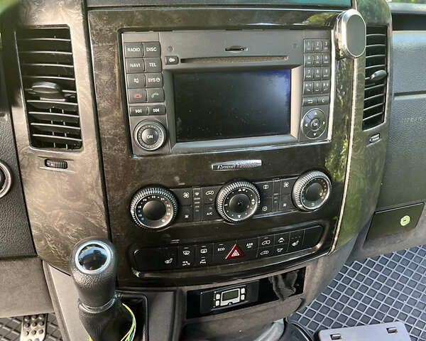 Мерседес Sprinter, объемом двигателя 2.2 л и пробегом 212 тыс. км за 14000 $, фото 4 на Automoto.ua