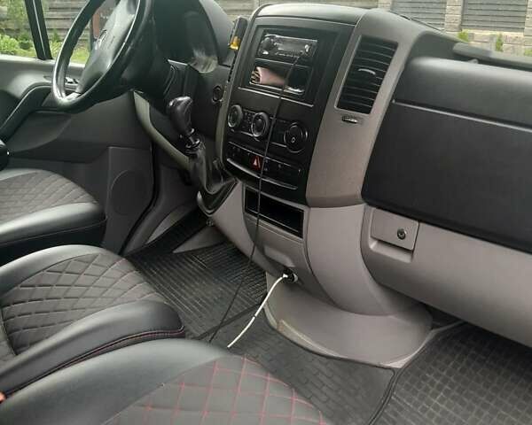 Мерседес Sprinter, объемом двигателя 0 л и пробегом 440 тыс. км за 12500 $, фото 4 на Automoto.ua