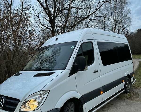 Мерседес Sprinter, объемом двигателя 2.2 л и пробегом 330 тыс. км за 15850 $, фото 1 на Automoto.ua