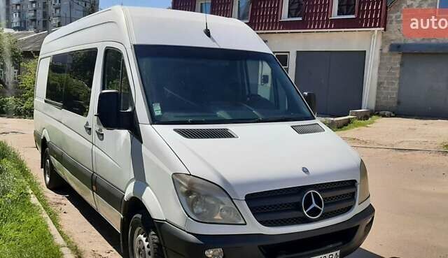 Мерседес Sprinter, объемом двигателя 2.2 л и пробегом 615 тыс. км за 9500 $, фото 3 на Automoto.ua