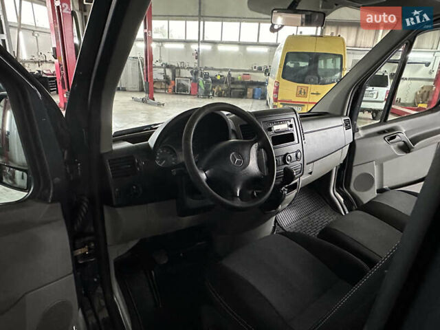 Мерседес Sprinter, объемом двигателя 2.15 л и пробегом 423 тыс. км за 18000 $, фото 9 на Automoto.ua