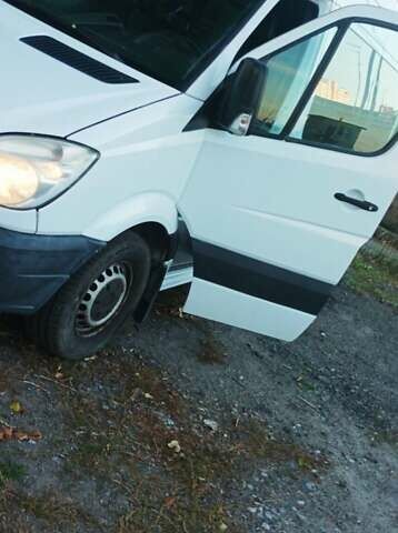 Мерседес Sprinter, объемом двигателя 2.15 л и пробегом 240 тыс. км за 11888 $, фото 2 на Automoto.ua