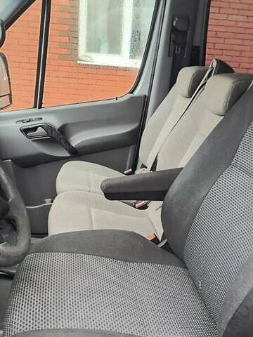 Мерседес Sprinter, объемом двигателя 2.15 л и пробегом 514 тыс. км за 11700 $, фото 3 на Automoto.ua