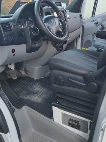 Мерседес Sprinter, объемом двигателя 2.2 л и пробегом 70 тыс. км за 15000 $, фото 19 на Automoto.ua