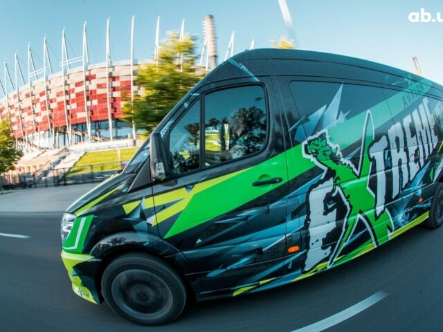 Мерседес Sprinter, об'ємом двигуна 2.14 л та пробігом 385 тис. км за 20214 $, фото 3 на Automoto.ua