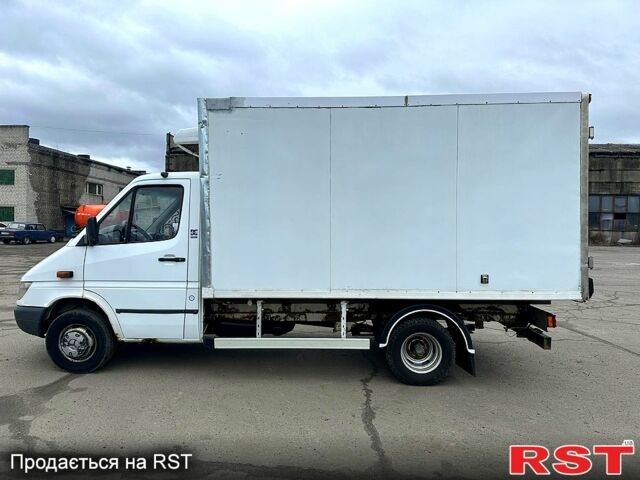 Мерседес Sprinter, объемом двигателя 2.2 л и пробегом 171 тыс. км за 8400 $, фото 7 на Automoto.ua