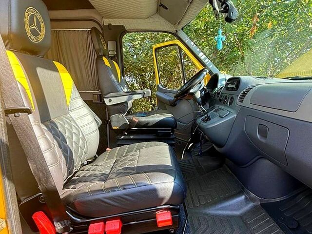 Желтый Мерседес Sprinter, объемом двигателя 2.7 л и пробегом 280 тыс. км за 9700 $, фото 7 на Automoto.ua