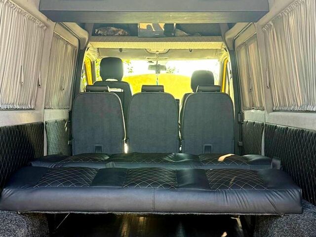 Желтый Мерседес Sprinter, объемом двигателя 2.7 л и пробегом 280 тыс. км за 9700 $, фото 3 на Automoto.ua