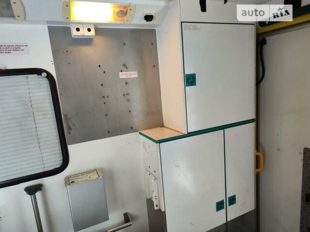 Желтый Мерседес Sprinter, объемом двигателя 2.14 л и пробегом 200 тыс. км за 22500 $, фото 11 на Automoto.ua