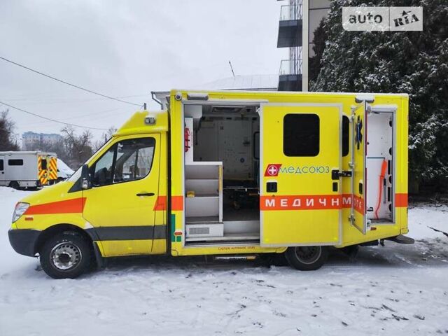 Желтый Мерседес Sprinter, объемом двигателя 2.14 л и пробегом 200 тыс. км за 22500 $, фото 4 на Automoto.ua