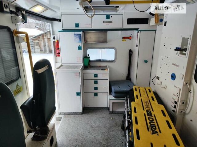 Желтый Мерседес Sprinter, объемом двигателя 2.14 л и пробегом 200 тыс. км за 22500 $, фото 9 на Automoto.ua