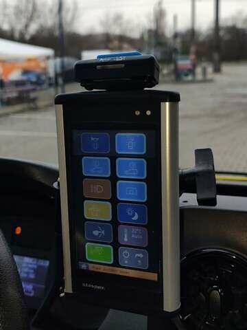 Желтый Мерседес Sprinter, объемом двигателя 3 л и пробегом 156 тыс. км за 33500 $, фото 17 на Automoto.ua