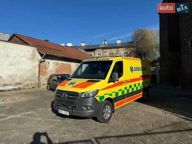 Желтый Мерседес Sprinter, объемом двигателя 0 л и пробегом 156 тыс. км за 33500 $, фото 3 на Automoto.ua