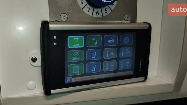 Желтый Мерседес Sprinter, объемом двигателя 3 л и пробегом 156 тыс. км за 33500 $, фото 9 на Automoto.ua