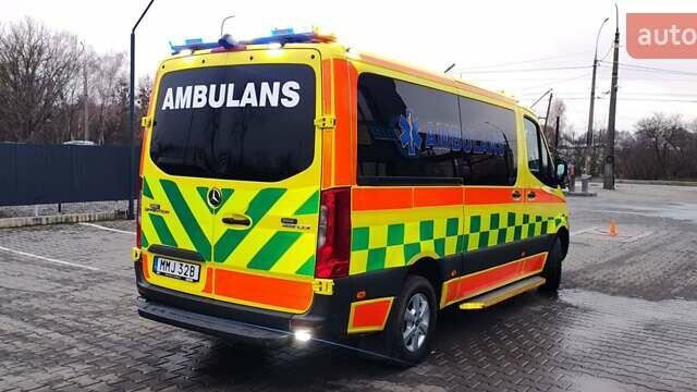 Желтый Мерседес Sprinter, объемом двигателя 3 л и пробегом 156 тыс. км за 33500 $, фото 2 на Automoto.ua