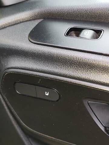 Желтый Мерседес Sprinter, объемом двигателя 3 л и пробегом 156 тыс. км за 33500 $, фото 19 на Automoto.ua