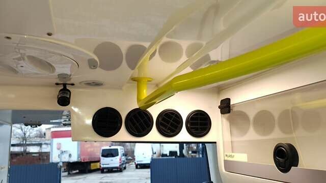 Желтый Мерседес Sprinter, объемом двигателя 3 л и пробегом 156 тыс. км за 33500 $, фото 11 на Automoto.ua