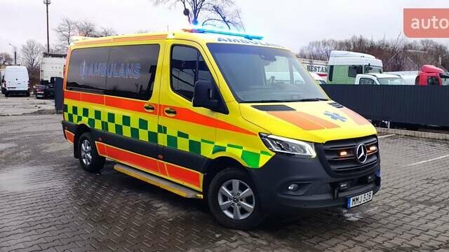 Желтый Мерседес Sprinter, объемом двигателя 3 л и пробегом 156 тыс. км за 33500 $, фото 1 на Automoto.ua