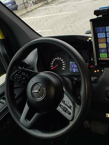 Желтый Мерседес Sprinter, объемом двигателя 3 л и пробегом 156 тыс. км за 33500 $, фото 16 на Automoto.ua