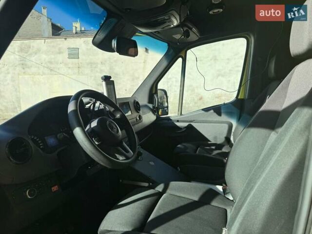 Желтый Мерседес Sprinter, объемом двигателя 0 л и пробегом 156 тыс. км за 33500 $, фото 7 на Automoto.ua