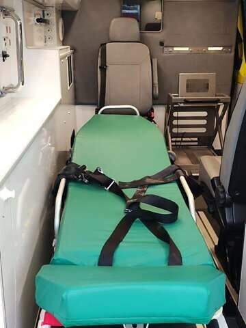 Желтый Мерседес Sprinter, объемом двигателя 3 л и пробегом 156 тыс. км за 33500 $, фото 5 на Automoto.ua