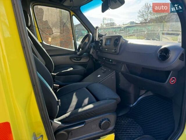 Желтый Мерседес Sprinter, объемом двигателя 0 л и пробегом 156 тыс. км за 33500 $, фото 10 на Automoto.ua