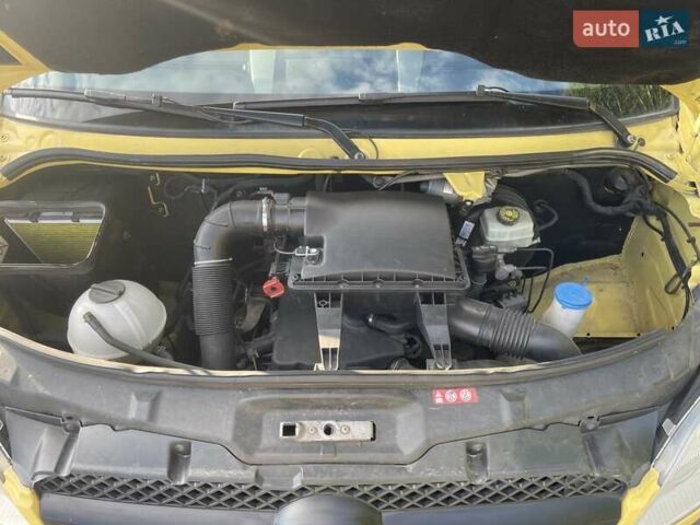 Жовтий Мерседес Sprinter, об'ємом двигуна 2.14 л та пробігом 340 тис. км за 20500 $, фото 12 на Automoto.ua