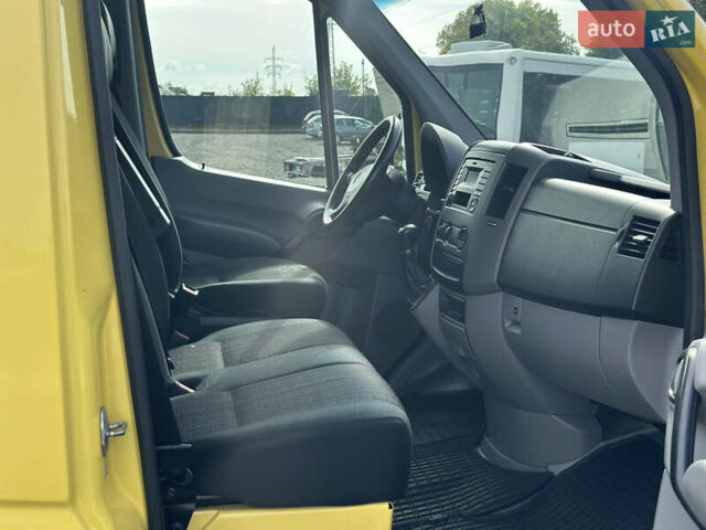 Жовтий Мерседес Sprinter, об'ємом двигуна 2.14 л та пробігом 675 тис. км за 18900 $, фото 21 на Automoto.ua