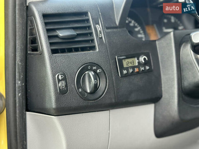 Жовтий Мерседес Sprinter, об'ємом двигуна 2.14 л та пробігом 675 тис. км за 18900 $, фото 24 на Automoto.ua