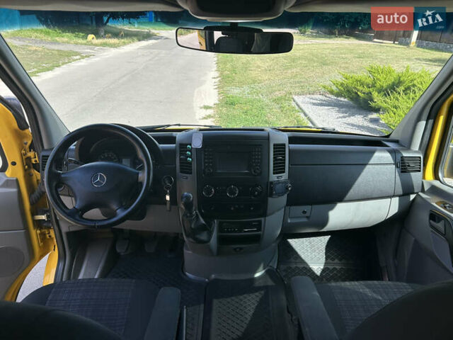 Жовтий Мерседес Sprinter, об'ємом двигуна 2.99 л та пробігом 450 тис. км за 30000 $, фото 23 на Automoto.ua
