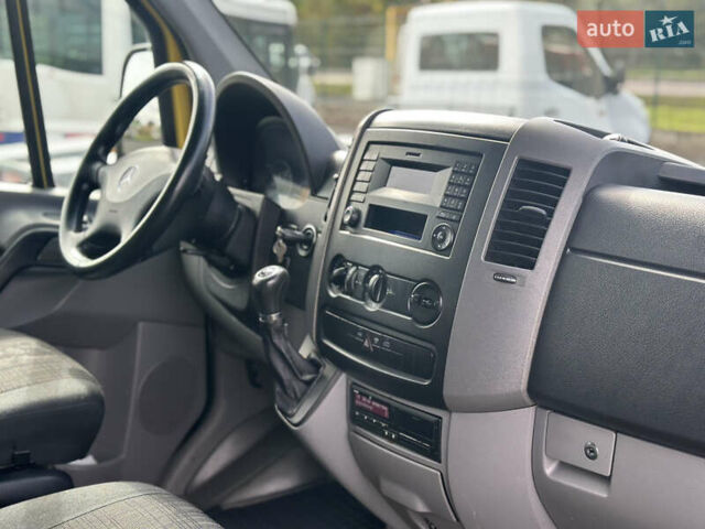 Жовтий Мерседес Sprinter, об'ємом двигуна 2.14 л та пробігом 675 тис. км за 18900 $, фото 22 на Automoto.ua