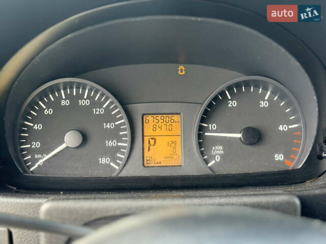 Жовтий Мерседес Sprinter, об'ємом двигуна 2.14 л та пробігом 675 тис. км за 18900 $, фото 25 на Automoto.ua