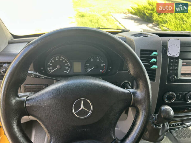 Жовтий Мерседес Sprinter, об'ємом двигуна 2.99 л та пробігом 450 тис. км за 30000 $, фото 21 на Automoto.ua