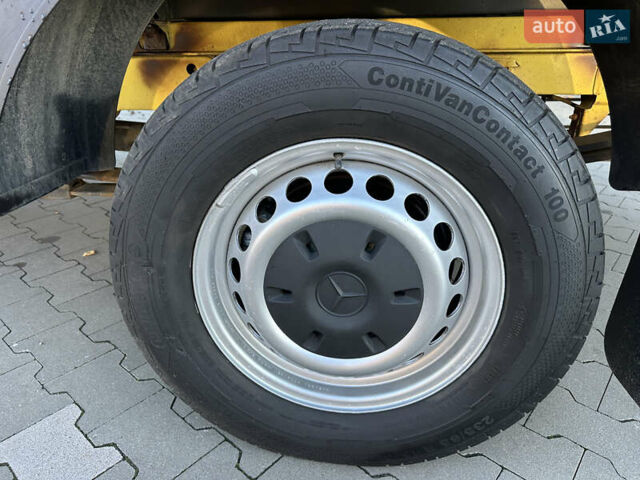 Мерседес Sprinter 2013 в Белой Церкве на Automoto.ua Желтый Мерседес Sprinter, объемом двигателя 2.2 л и пробегом 329 тыс. км за 17500 $, фото 11 на Automoto.ua