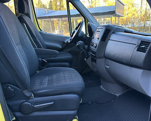 Мерседес Sprinter 2013 в Белой Церкве на Automoto.ua Желтый Мерседес Sprinter, объемом двигателя 2.2 л и пробегом 329 тыс. км за 17500 $, фото 17 на Automoto.ua