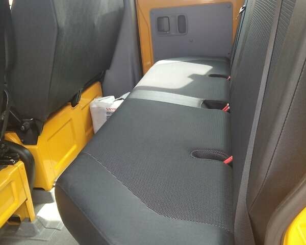 Желтый Мерседес Sprinter, объемом двигателя 0 л и пробегом 195 тыс. км за 19200 $, фото 18 на Automoto.ua