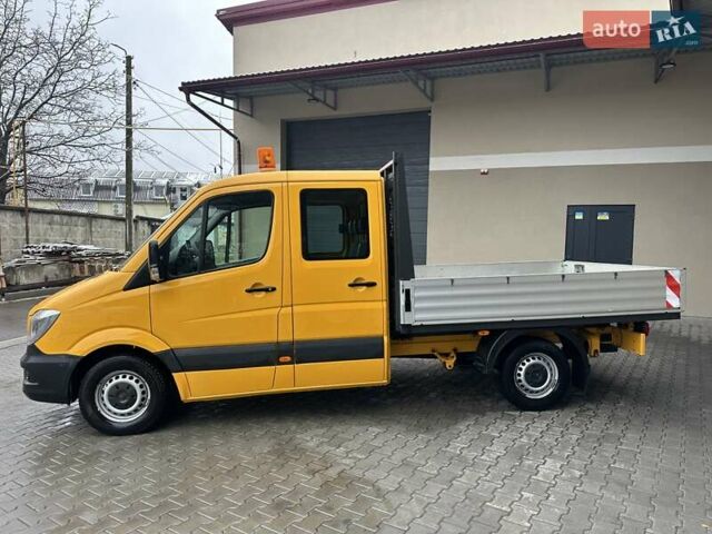 Желтый Мерседес Sprinter, объемом двигателя 2.2 л и пробегом 264 тыс. км за 16500 $, фото 4 на Automoto.ua