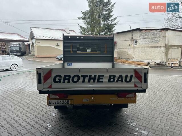 Желтый Мерседес Sprinter, объемом двигателя 2.2 л и пробегом 264 тыс. км за 16500 $, фото 7 на Automoto.ua