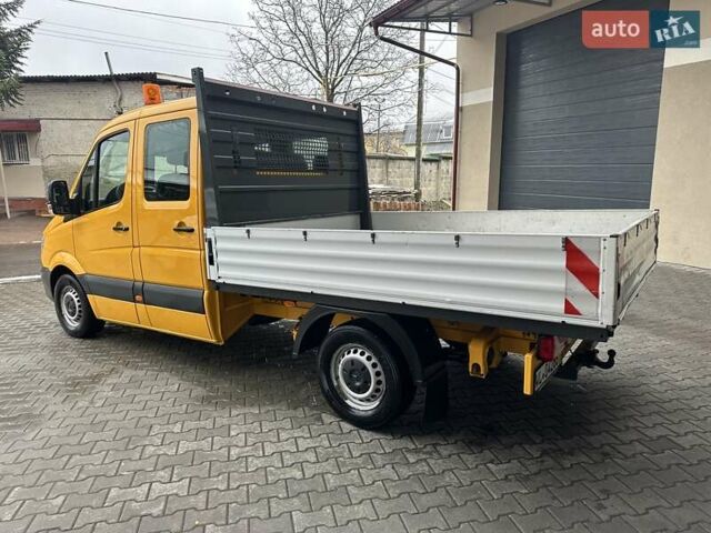 Желтый Мерседес Sprinter, объемом двигателя 2.2 л и пробегом 264 тыс. км за 16500 $, фото 6 на Automoto.ua