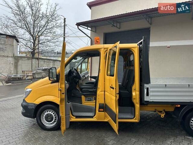 Желтый Мерседес Sprinter, объемом двигателя 2.2 л и пробегом 264 тыс. км за 16500 $, фото 13 на Automoto.ua